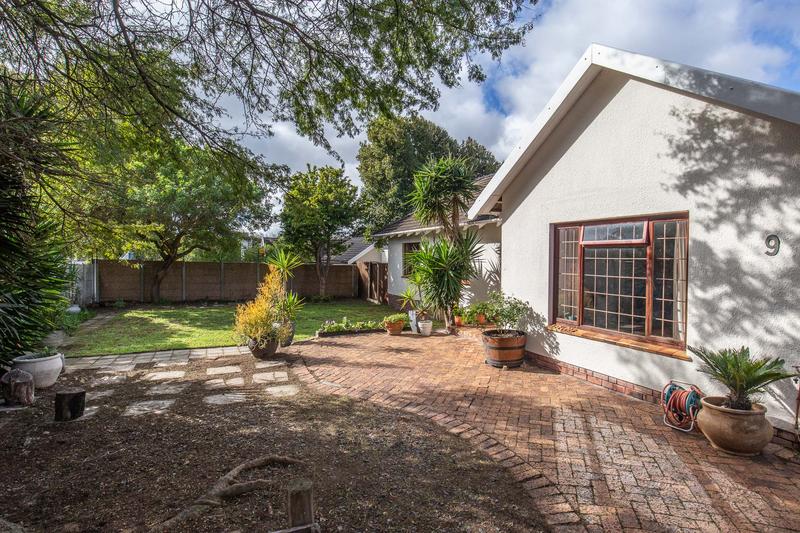 To Let 3 Bedroom Property for Rent in Meadowridge Western Cape